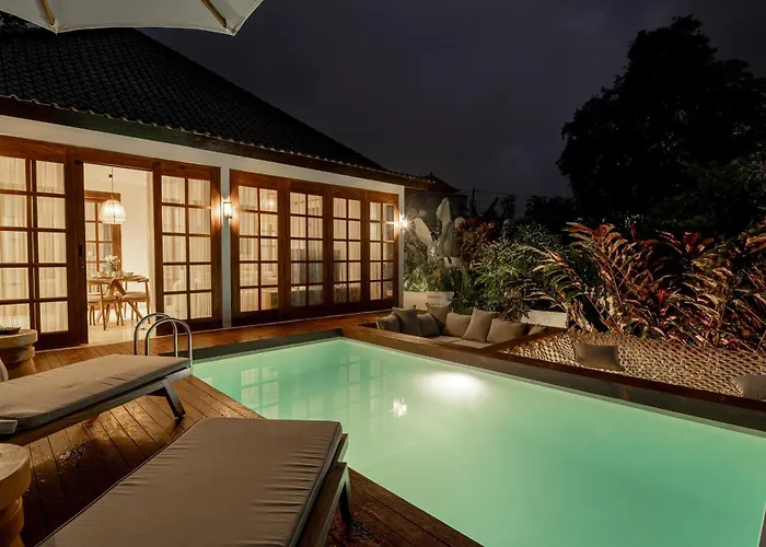 Garden Heights By Evdekimi - Elegant 3br Jungle Oasis With Hammock *