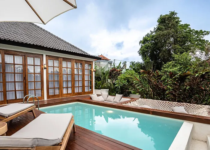 Garden Heights By Evdekimi - Elegant 3br Jungle Oasis With Hammock *
